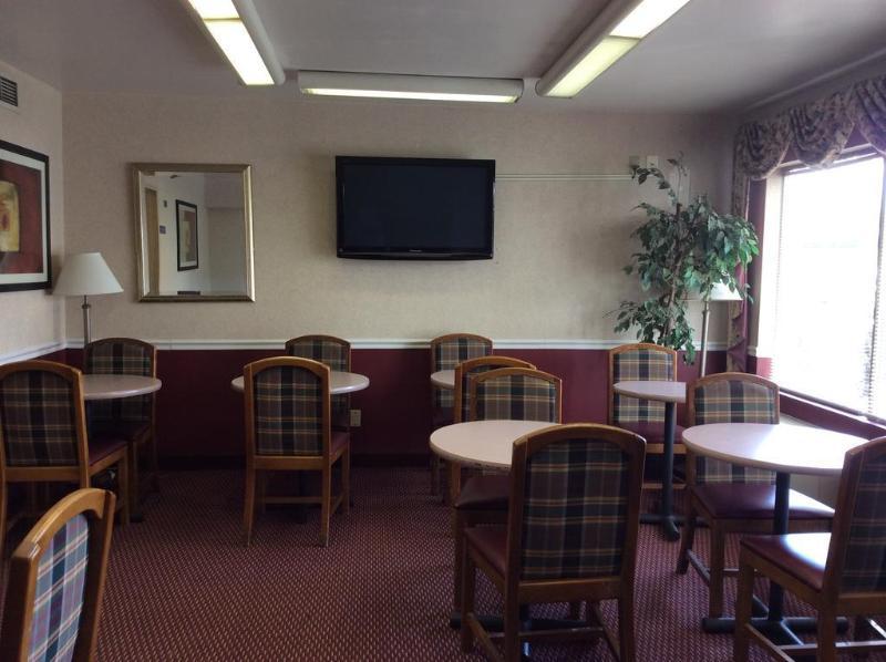 Clarion Pointe - Greensboro Coliseum Area Экстерьер фото