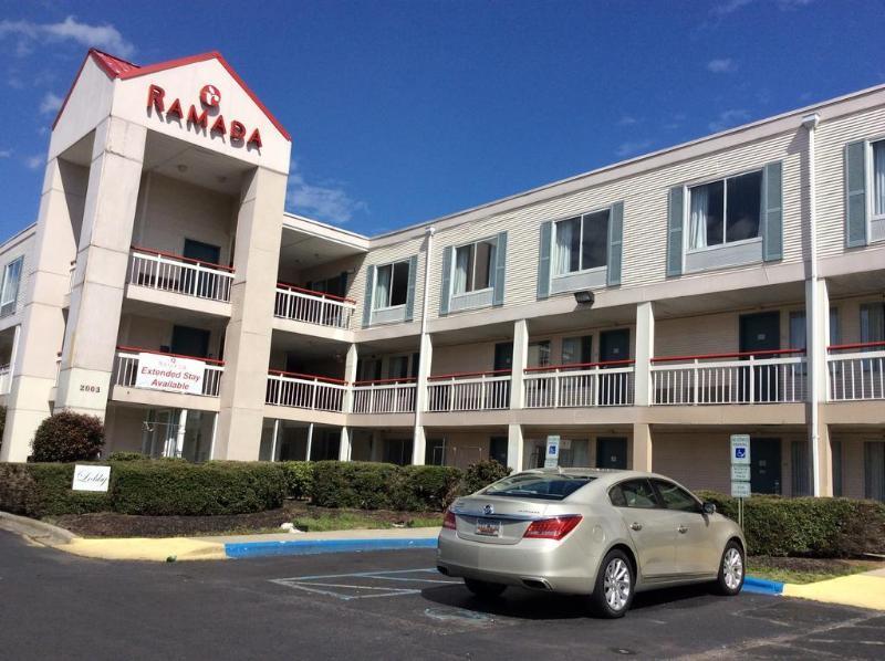 Clarion Pointe - Greensboro Coliseum Area Экстерьер фото