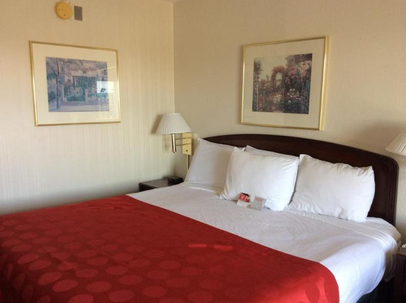 Clarion Pointe - Greensboro Coliseum Area Экстерьер фото
