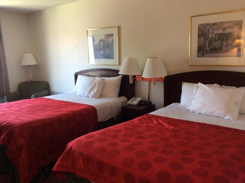 Clarion Pointe - Greensboro Coliseum Area Экстерьер фото