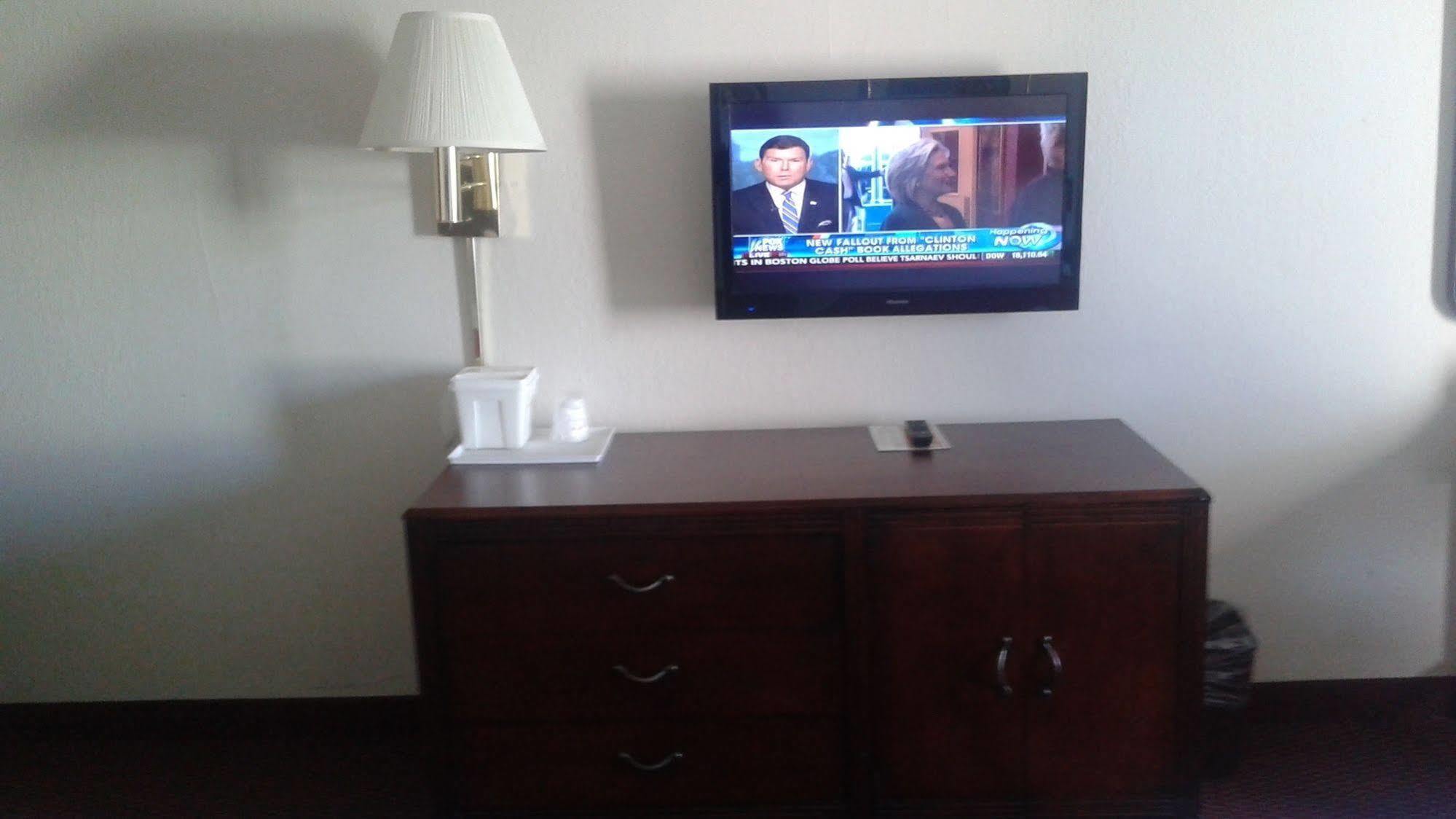 Clarion Pointe - Greensboro Coliseum Area Экстерьер фото